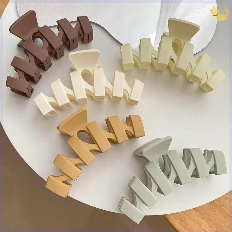 2/4PCS Matte Extra Large Hair Claw Clips Crab Hairpins Women Elegant Big Strong Hair Clips Ponytail Barrettes Hair Accessories