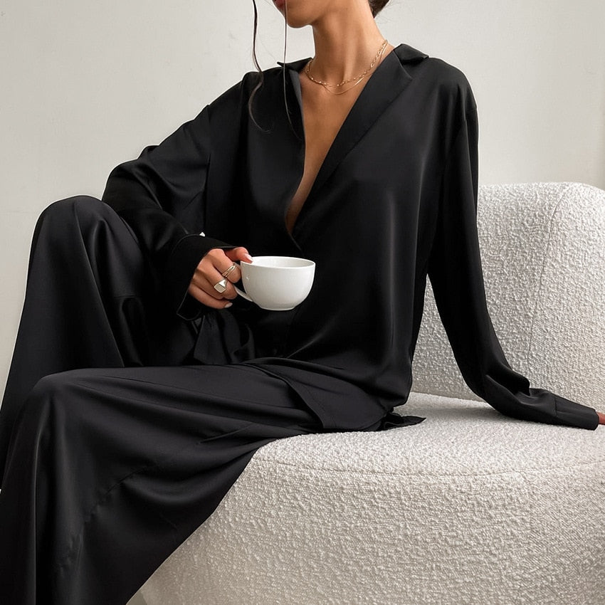 Women's Silk Pajamas Lce Silk Loose Low Cut Sexy Single Breasted Long Sleeved Wide Leg Pants Can Be Worn Externally